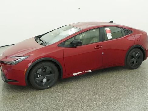 New 2026 Toyota Prius LE image 2