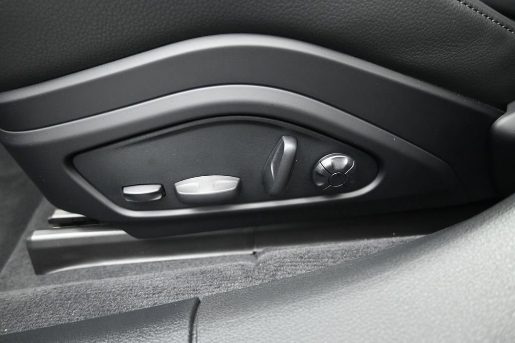 New 2026 Porsche Panamera 4 AWD/4WD image 13