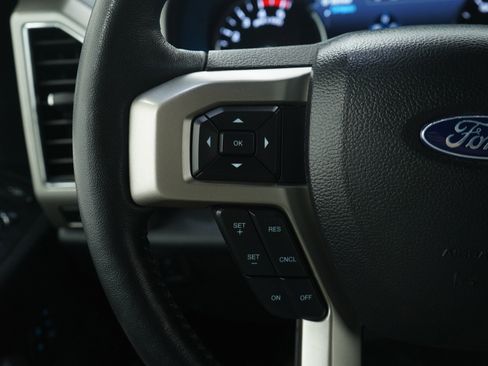 Used 2022 Ford F350 Lariat w/ Chrome Package image 25