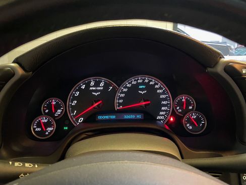 Used 2007 Chevrolet Corvette Coupe w/ Preferred Equipment Group RWD image 12