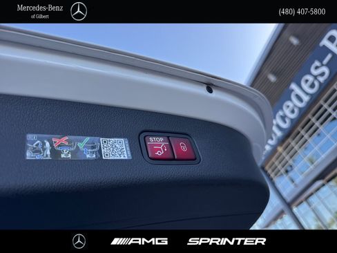 Used 2025 Mercedes-Benz GLC 300 image 7