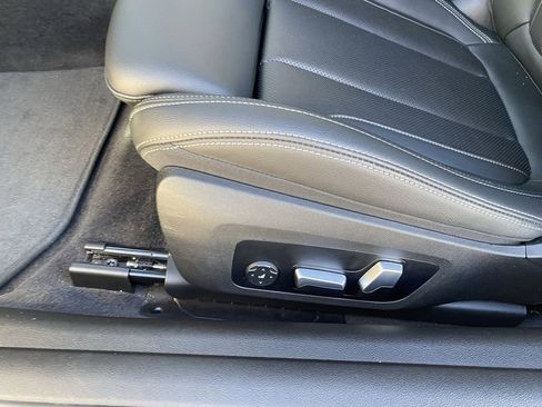 Used 2023 BMW M440i Convertible w/ Premium Package image 18