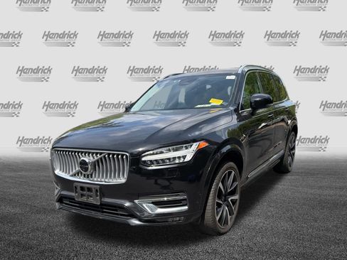 Used 2023 Volvo XC90 B6 Plus w/ Protection Package image 7