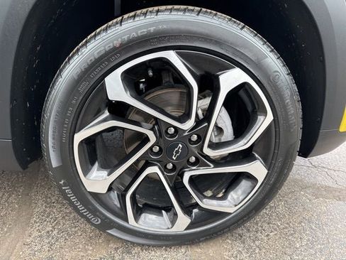 Used 2024 Chevrolet Trax RS w/ Driver Confidence Package FWD image 28