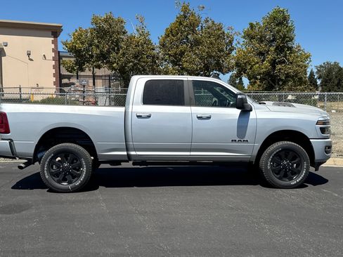New 2026 RAM 2500 Laramie AWD/4WD image 2
