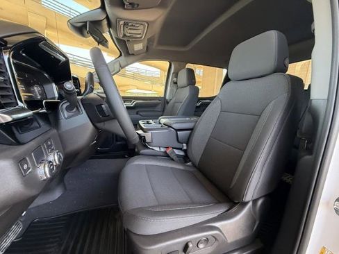 New 2026 GMC Sierra 1500 SLE image 16