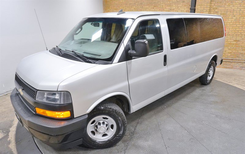 Used 2019 Chevrolet Express 3500 LS RWD image 2