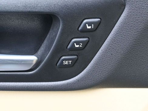 Used 2016 Toyota Highlander Limited Platinum image 14