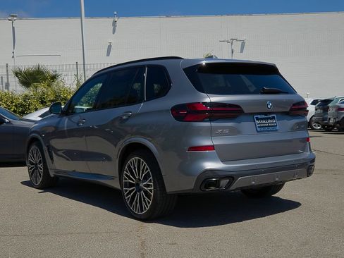 New 2026 BMW X5 xDrive40i w/ M Sport Package AWD/4WD image 17