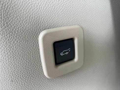 Used 2014 Ford Expedition Limited w/ Equipment Group 301A AWD/4WD image 23
