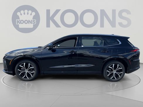Used 2025 Toyota Crown Signia AWD/4WD image 2