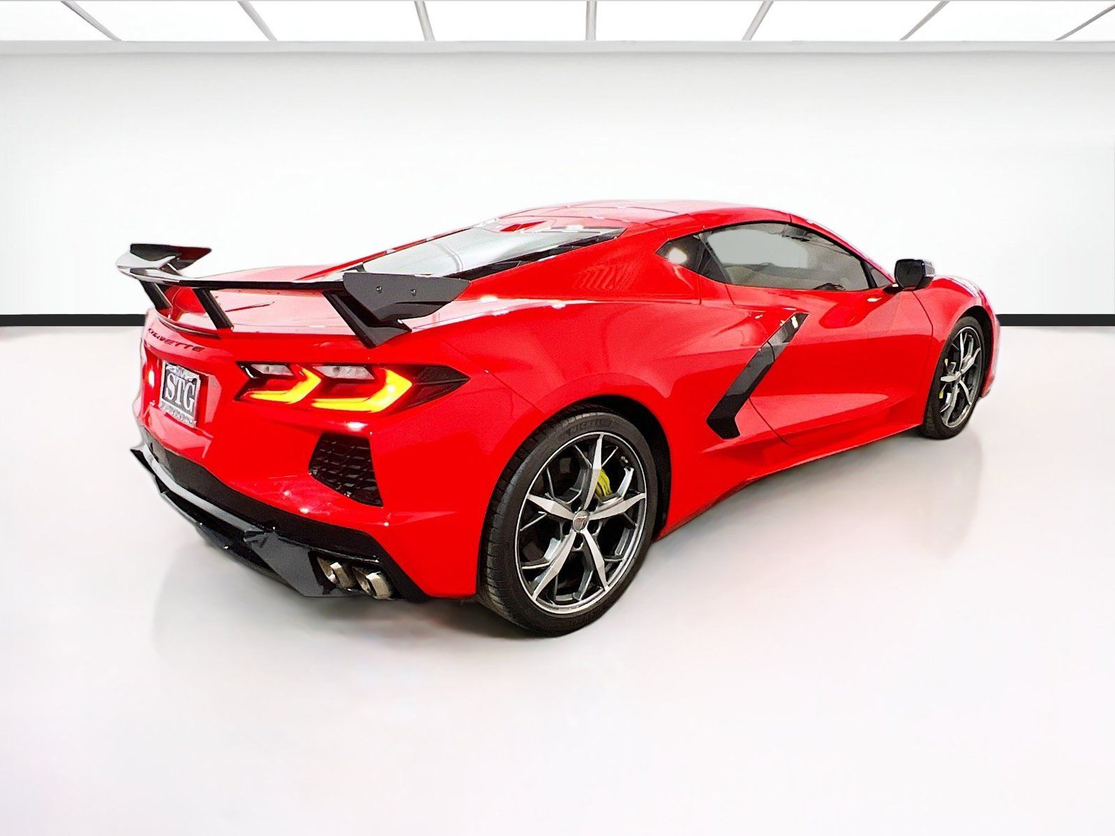 Used 2021 Chevrolet Corvette Stingray Premium Cpe w/ Z51 Performance Package RWD image 4