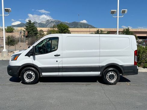 Used 2022 Ford Transit 150 Low Roof RWD image 4