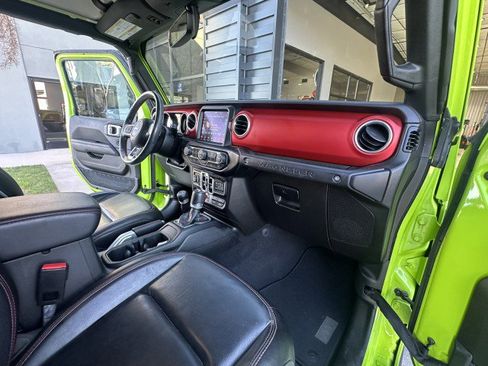 Used 2021 Jeep Wrangler Unlimited Rubicon w/ Xtreme Recon 35" Tire Package image 13