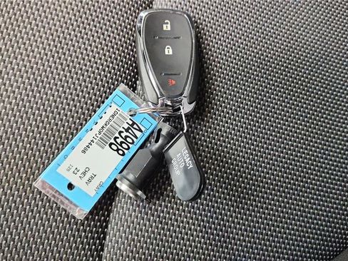 Used 2023 Chevrolet Traverse LT image 43