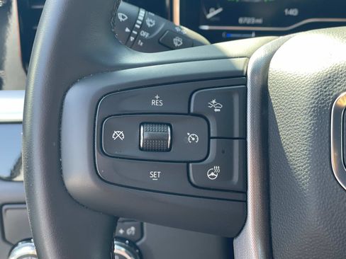 Used 2025 GMC Sierra 1500 Elevation image 11