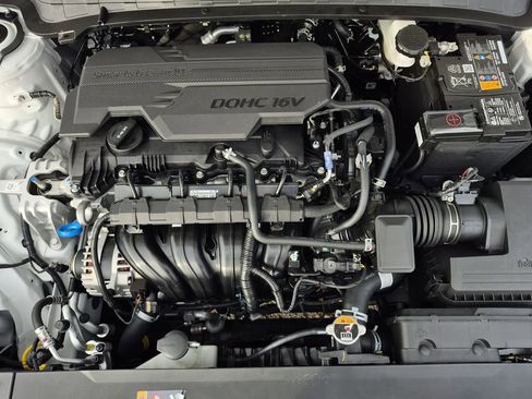 New 2025 Kia K4 LXS image 16