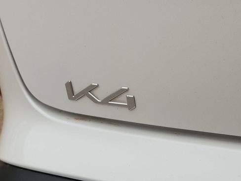Used 2025 Kia K4 FWD image 8
