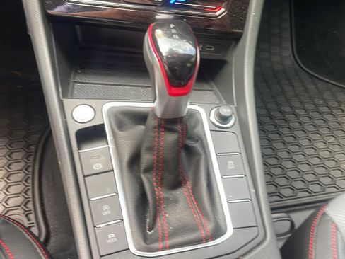 Used 2025 Volkswagen Jetta GLI Autobahn FWD image 17
