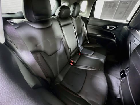 Used 2022 Jeep Compass Trailhawk w/ Trailhawk Convenience Group AWD/4WD image 24