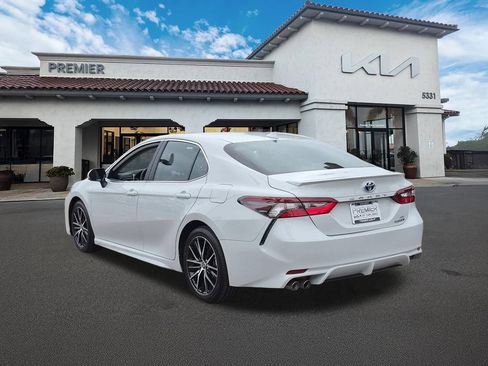 Used 2022 Toyota Camry SE FWD image 6
