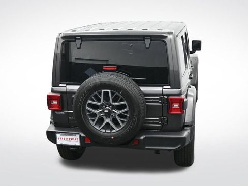 Used 2025 Jeep Wrangler Unlimited Sahara AWD/4WD image 27