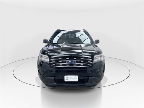 Used 2017 Ford Explorer FWD image 3
