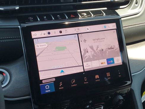 New 2025 Jeep Grand Cherokee Limited image 22