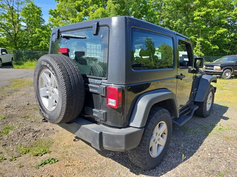 Used 2017 Jeep Wrangler Sport w/ Quick Order Package 24S AWD/4WD image 3