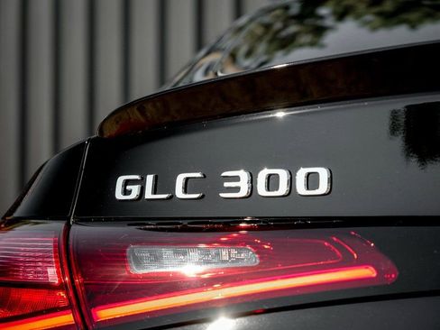 Used 2026 Mercedes-Benz GLC 300 4MATIC image 9