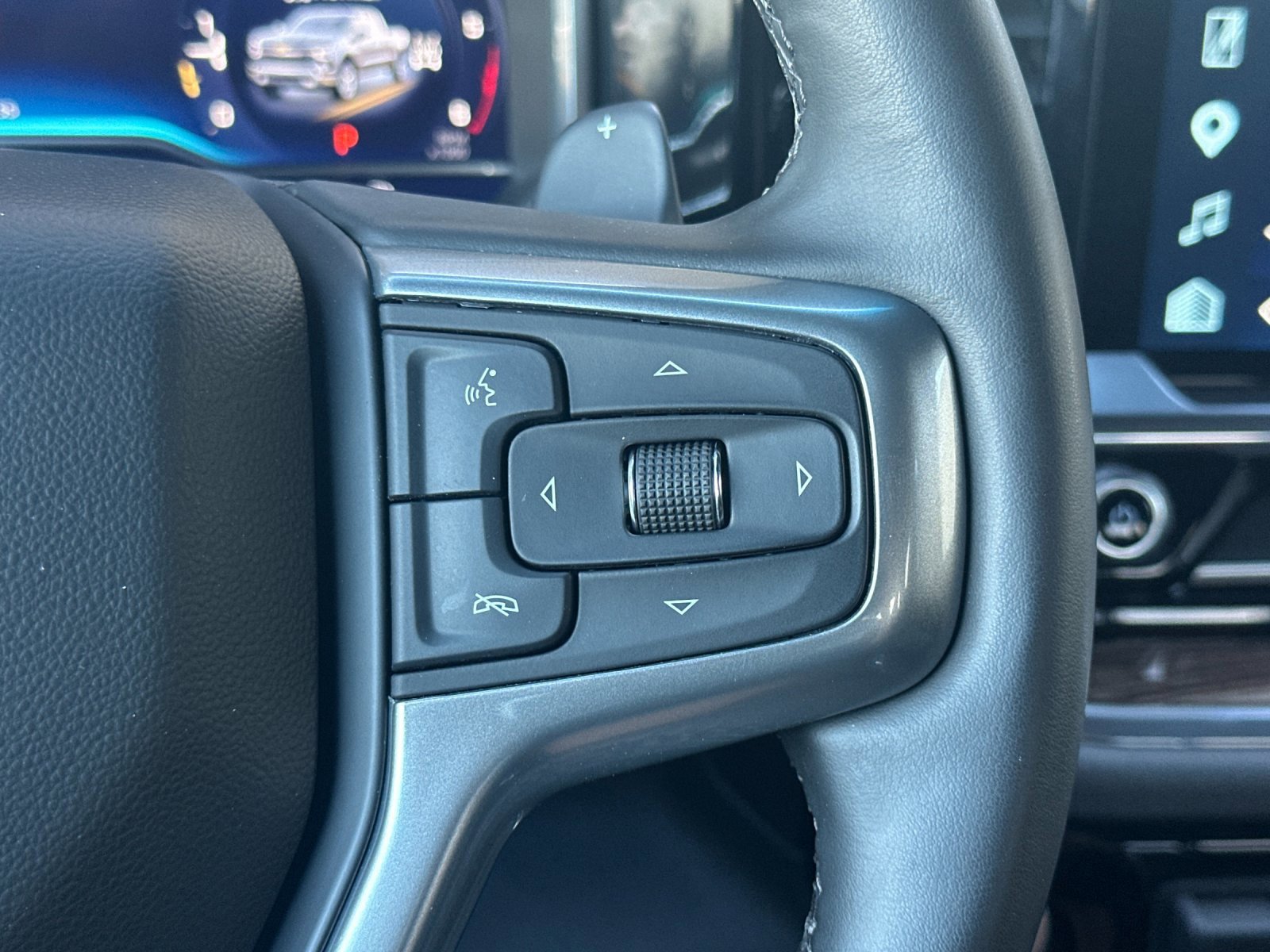 Used 2025 Chevrolet Silverado 1500 RST AWD/4WD image 27