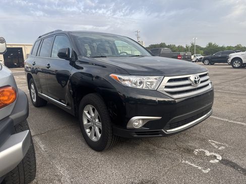 Used 2012 Toyota Highlander SE w/ Tow Pkg AWD/4WD image 1