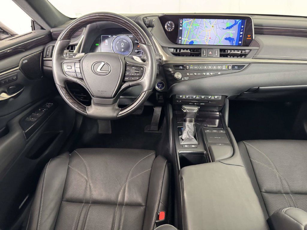 Used 2021 Lexus ES 300h w/ Accessory Package 2 FWD image 5