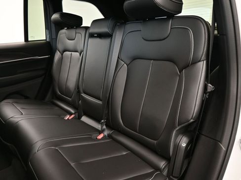 New 2026 Jeep Grand Cherokee Limited w/ Limited Altitude Package RWD image 28