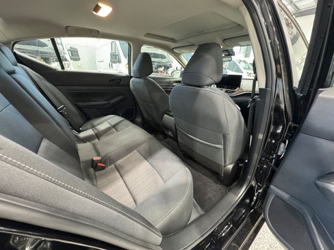 Used 2024 Nissan Altima 2.5 SV w/ SV Premium Package AWD/4WD image 13
