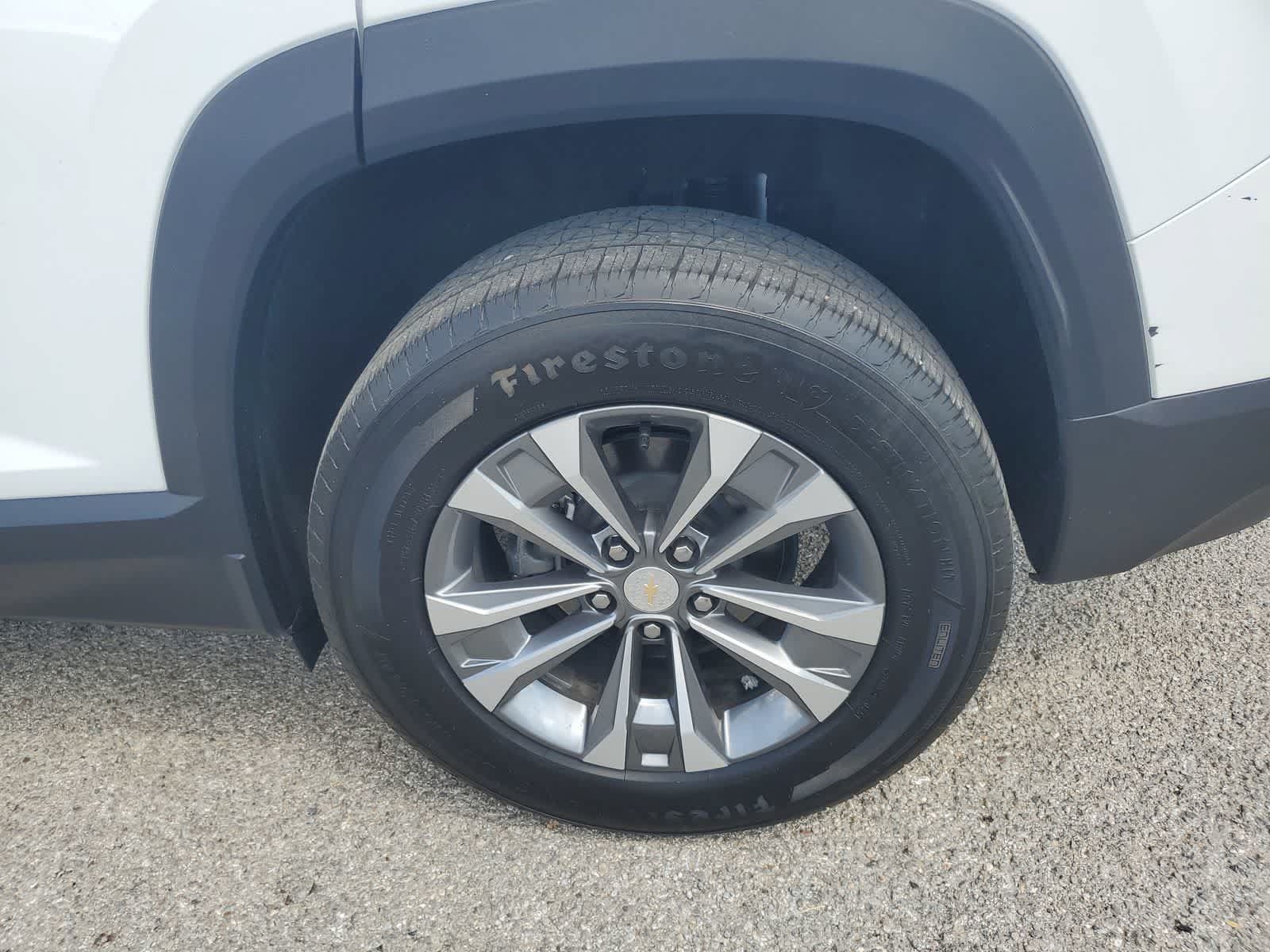 Used 2026 Chevrolet Equinox LT w/ Convenience Package II FWD image 12