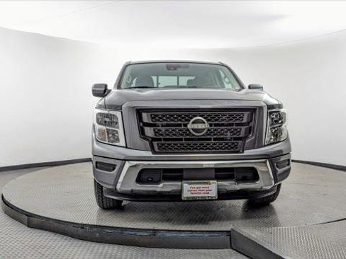 Used 2023 Nissan Titan SV image 12