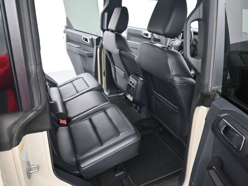 Used 2025 Ford Bronco Outer Banks image 30