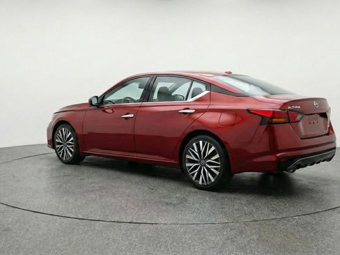 Used 2025 Nissan Altima 2.5 SV image 6