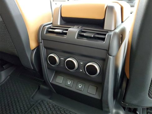 Used 2024 Land Rover Defender 110 SE AWD/4WD image 10