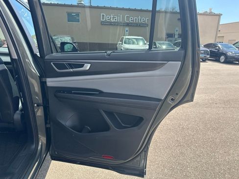Certified 2024 Volkswagen Atlas Peak Edition SE AWD/4WD image 33