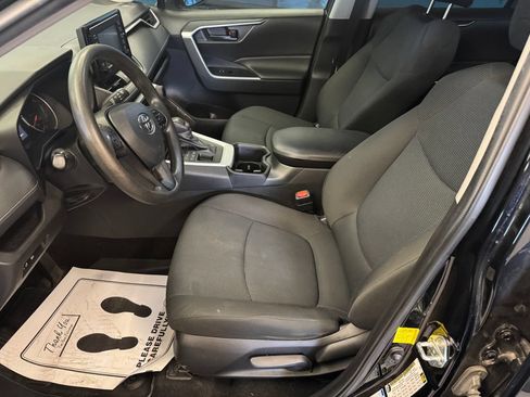 Used 2022 Toyota RAV4 LE AWD/4WD image 19