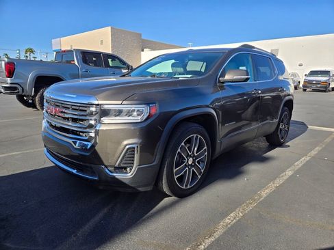Used 2020 GMC Acadia SLT w/ Driver Alert Package II AWD/4WD image 4