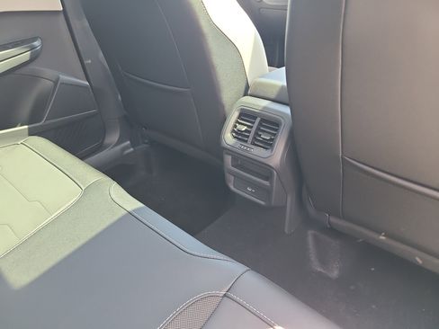 New 2025 Volkswagen Taos SE image 14