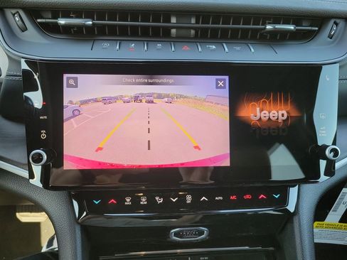 New 2026 Jeep Grand Cherokee Altitude RWD image 20