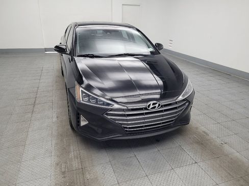 Used 2020 Hyundai Elantra Limited w/ Cargo Package (C1) FWD image 14