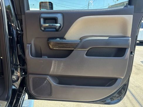 Used 2018 GMC Sierra 2500 Denali w/ Duramax Plus Package AWD/4WD image 25