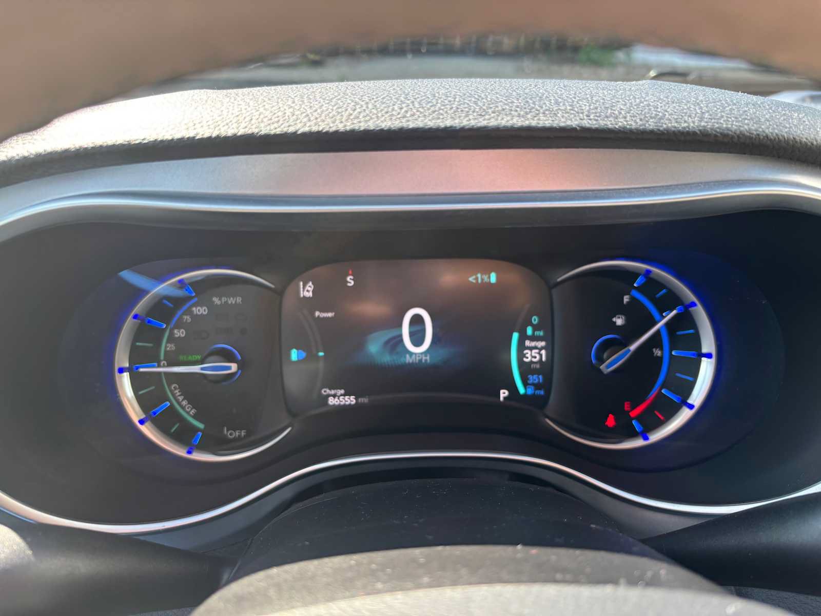 Used 2020 Chrysler Pacifica Limited w/ Advanced Safetytec Group FWD image 28