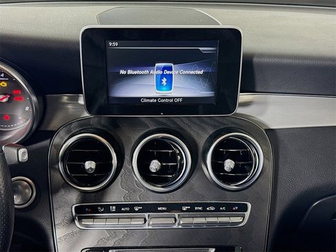 Used 2019 Mercedes-Benz GLC 300 4MATIC image 13