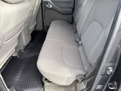 Used 2015 Nissan Frontier SV w/ SV Value Truck Package image 11